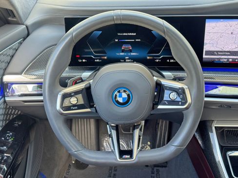 Used 2023 BMW i7 xDrive60 w/ Executive Package 2 AWD/4WD image 23