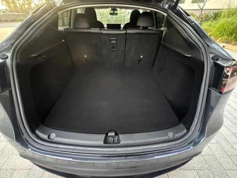 Used 2024 Tesla Model Y Long Range RWD image 62