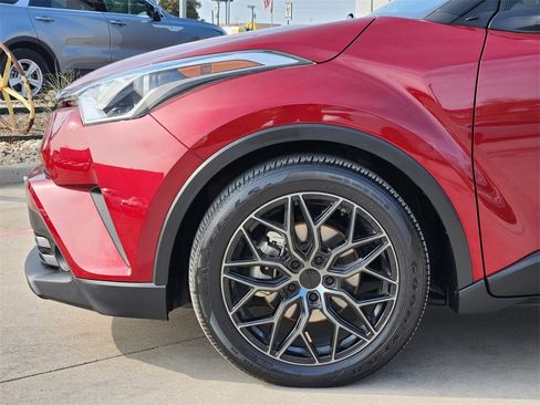 Used 2019 Toyota C-HR Limited image 8