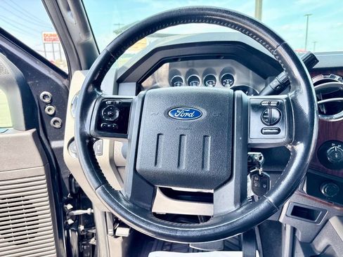 Used 2012 Ford F250 Lariat w/ Lariat Interior Pkg image 25