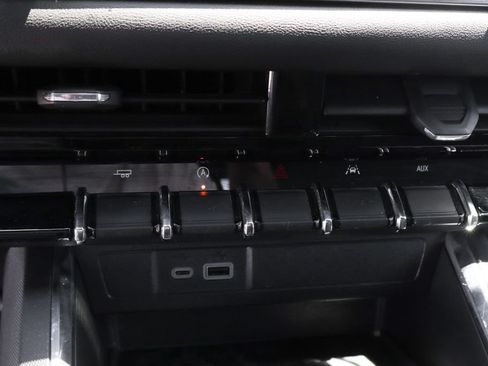 Used 2023 GMC Canyon Elevation w/ Elevation Premium Package RWD image 38