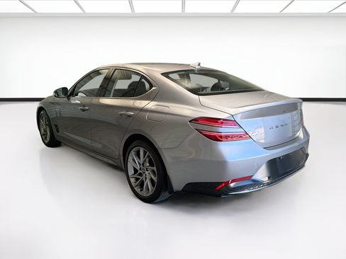 Used 2022 Genesis G70 2.0T RWD image 6