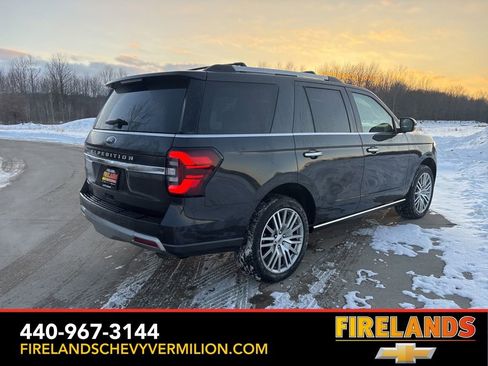 Used 2022 Ford Expedition Limited image 10