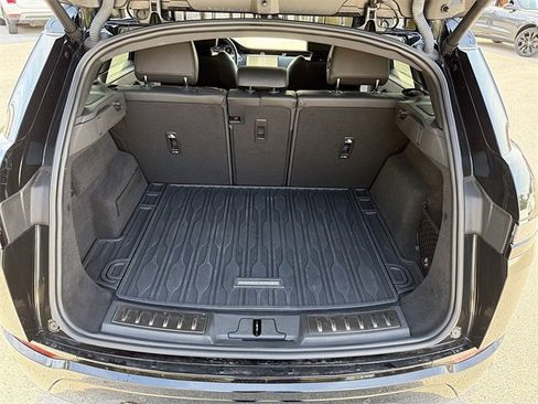 Used 2024 Land Rover Range Rover Evoque Dynamic SE image 12