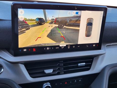 New 2026 Ford Explorer Active w/ Active Comfort Package image 18