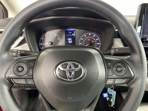 Used 2025 Toyota Corolla LE FWD image 14