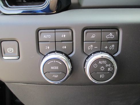 New 2026 GMC Sierra 1500 AT4 w/ AT4 Premium Package AWD/4WD image 21