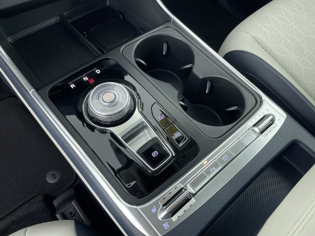 Used 2026 Kia Carnival SX FWD image 32