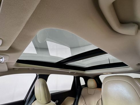 Used 2016 Jeep Cherokee Limited w/ Luxury Group image 5