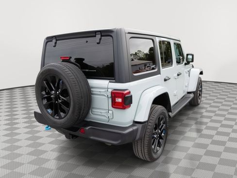 Used 2023 Jeep Wrangler Unlimited Sahara w/ Cold Weather Group AWD/4WD image 5