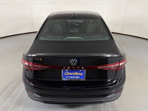 Used 2025 Volkswagen Jetta Sport FWD image 7