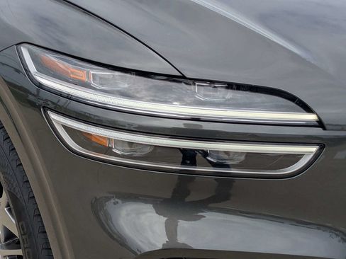 Used 2025 Genesis GV70 2.5T AWD/4WD image 9