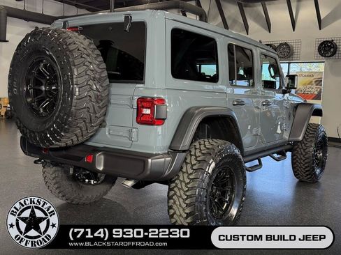 Used 2025 Jeep Wrangler Unlimited Rubicon 4xe w/ Convenience Group AWD/4WD image 14
