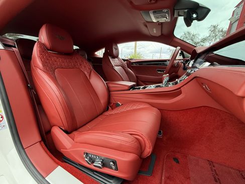 Used 2020 Bentley Continental GT image 16