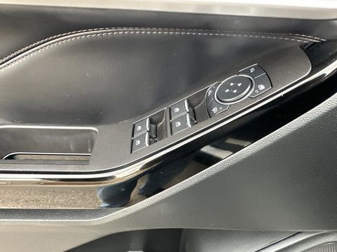 Used 2023 Ford Explorer Platinum image 29
