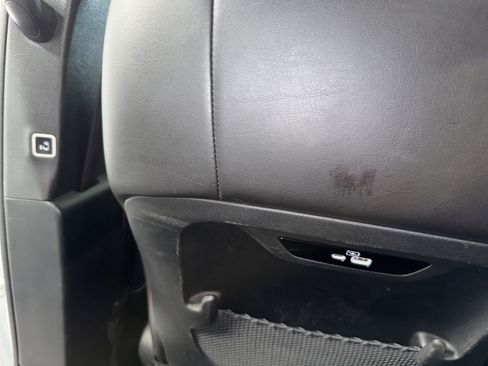 Used 2024 Chrysler Pacifica Select image 18