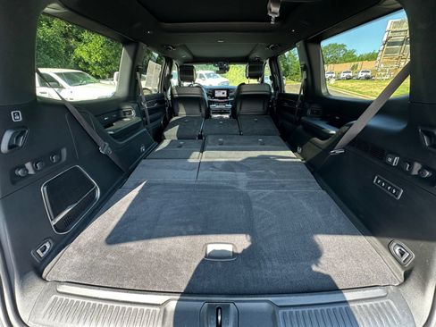 Used 2022 Jeep Wagoneer Series III w/ Premium Group I AWD/4WD image 44