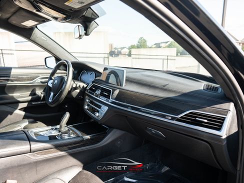 Used 2016 BMW 750i w/ M Sport Package image 15