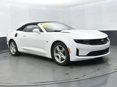 Used 2023 Chevrolet Camaro LT RWD image 2