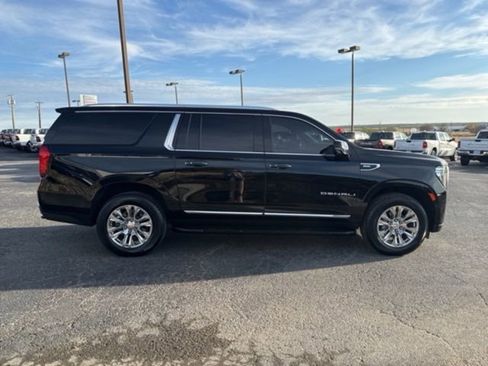 Used 2022 GMC Yukon XL Denali image 6