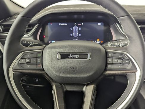 New 2025 Jeep Grand Cherokee Limited image 18