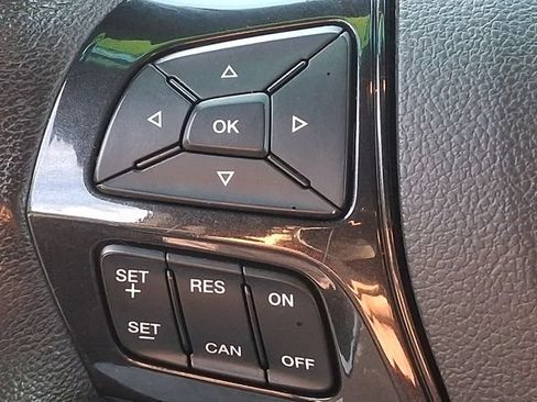 Used 2017 Ford Explorer XLT w/ Equipment Group 202A FWD image 21