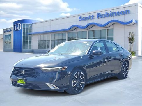 Certified 2025 Honda Accord Touring image 2