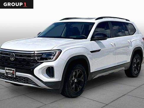 Used 2024 Volkswagen Atlas Peak Edition SEL AWD/4WD image 1