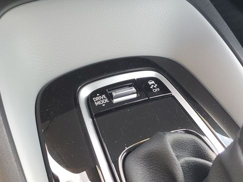 Used 2026 Toyota Corolla SE FWD image 32