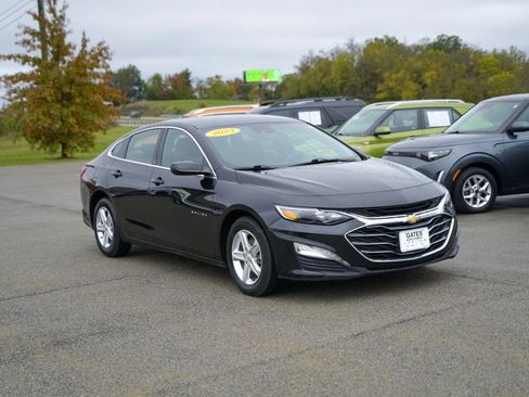 Used 2023 Chevrolet Malibu LT image 3