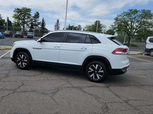 Used 2022 Volkswagen Atlas Cross Sport SE FWD image 7