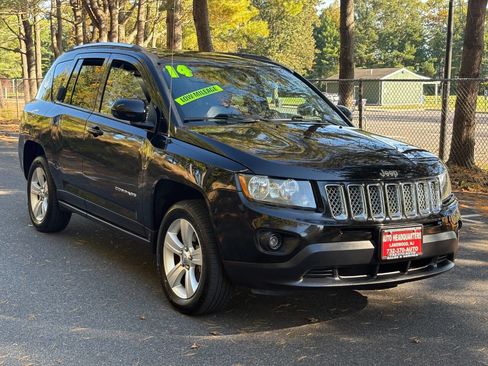 Used 2014 Jeep Compass Latitude w/ Sun/Sound Group image 3