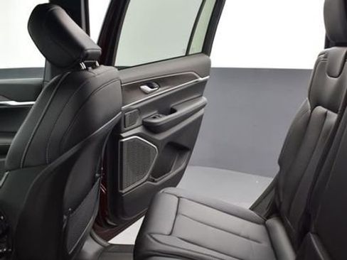 New 2026 Jeep Grand Cherokee L Limited image 7