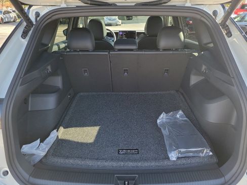 New 2026 Volkswagen Tiguan SE R-Line image 15