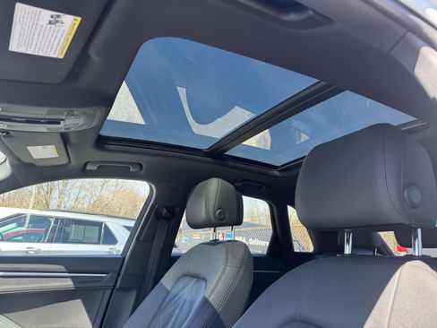 Used 2019 Audi Q3 2.0T Premium w/ Convenience Package AWD/4WD image 24