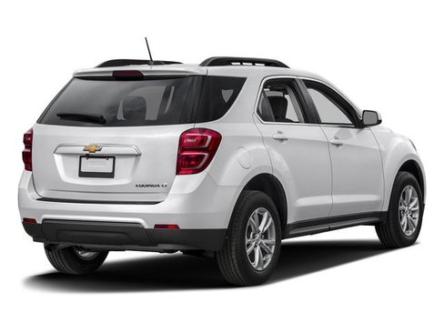 Used 2017 Chevrolet Equinox LT image 2