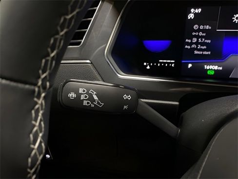 Used 2022 Volkswagen Tiguan SE image 30