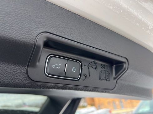 Certified 2023 Ford Explorer XLT w/ Equipment Group 202A image 25