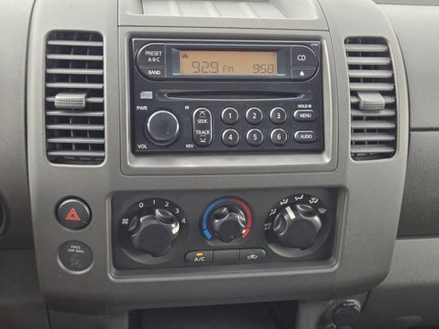 Used 2006 Nissan Frontier XE w/ (G01) XE Preferred Pkg image 15