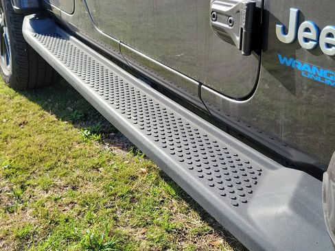 Used 2021 Jeep Wrangler Unlimited Sahara image 15