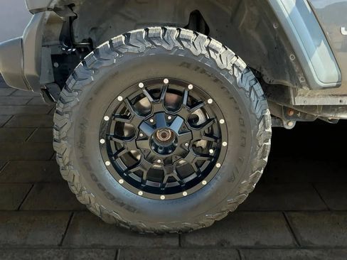 Used 2018 Jeep Wrangler Unlimited Sport S image 22