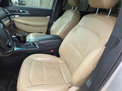 Used 2016 Ford Explorer Limited w/ Equipment Group 301A image 7