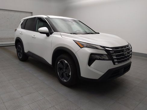 Used 2024 Nissan Rogue SV FWD image 13