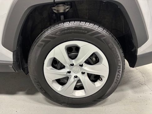 Used 2025 Toyota RAV4 LE AWD/4WD image 61