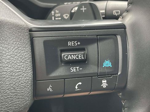 Used 2025 Nissan Rogue SV AWD/4WD image 24