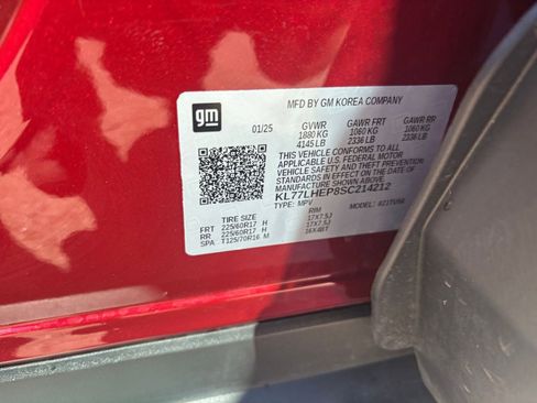 Used 2025 Chevrolet Trax LT image 27