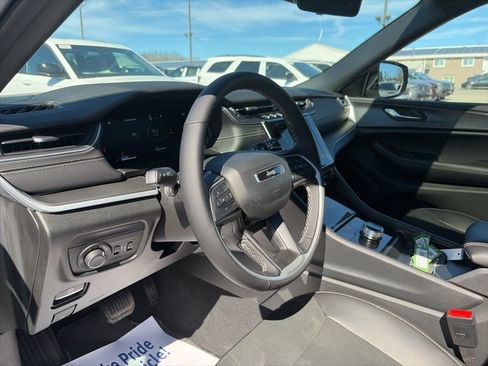 New 2025 Jeep Grand Cherokee L Altitude AWD/4WD image 19