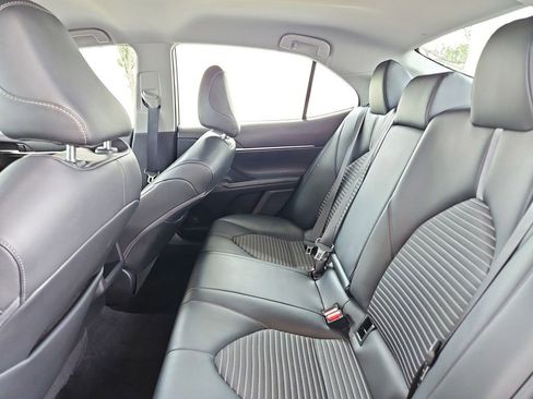 Used 2022 Toyota Camry SE image 24