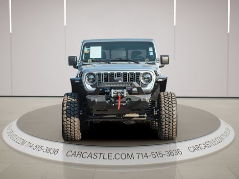 Used 2020 Jeep Gladiator Sport w/ Quick Order Package 24S image 3