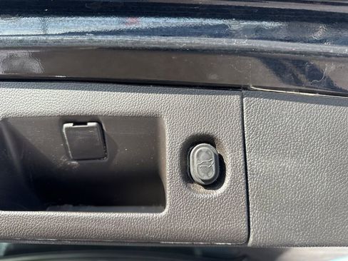 Used 2015 Chevrolet Tahoe LTZ image 15